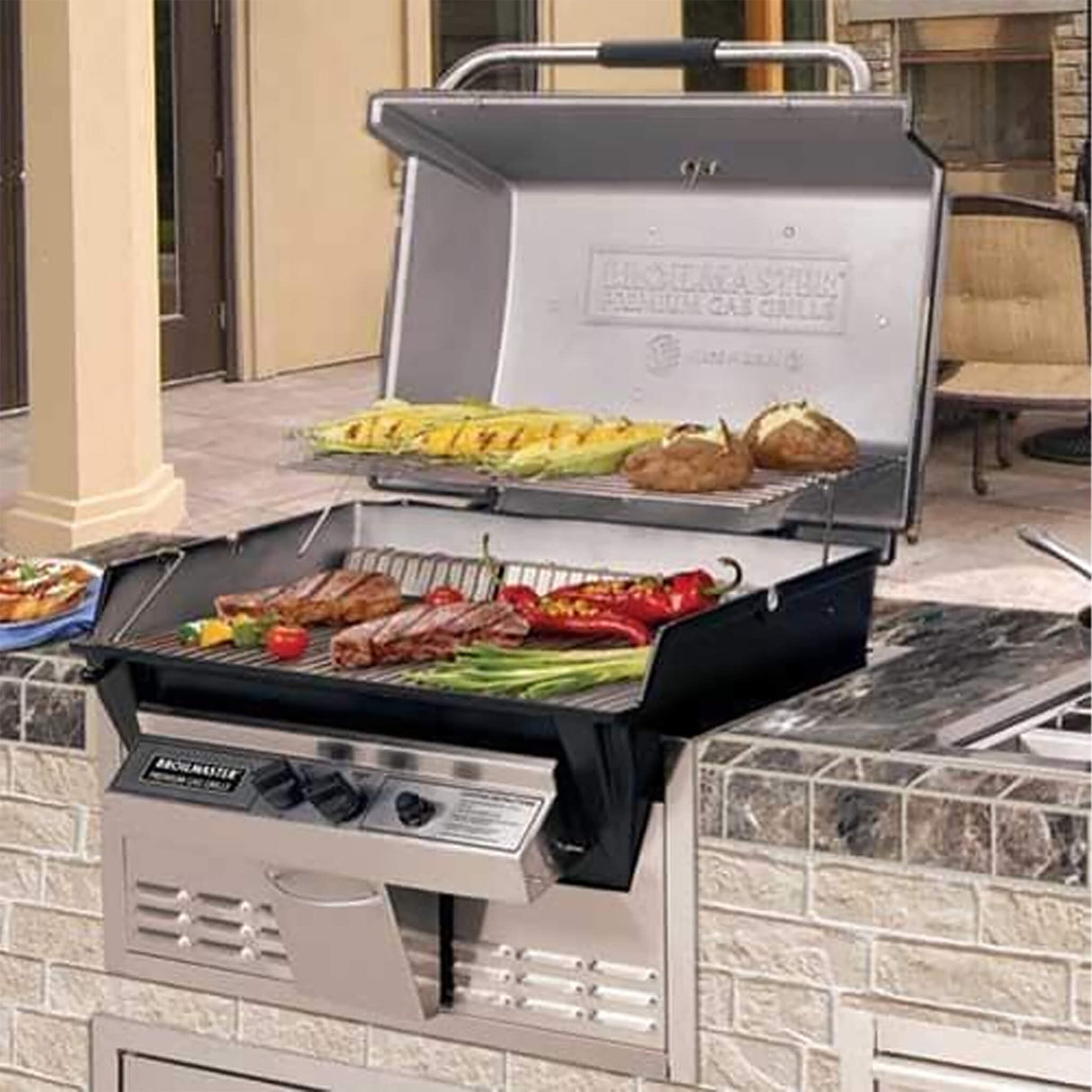 Broilmaster P3X Super Premium Cast Aluminum Gas Grill With Flare Busters, Griddle And Smoker Shutter