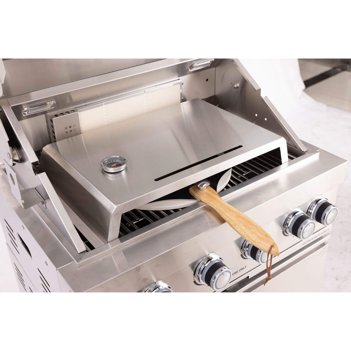 Premium Outdoor Kitchen With 32-Inch 60K BTU Built-In Stainless Steel LPG Gas Grill, Door And Drawer Combo And Stainless Steel Ice Box