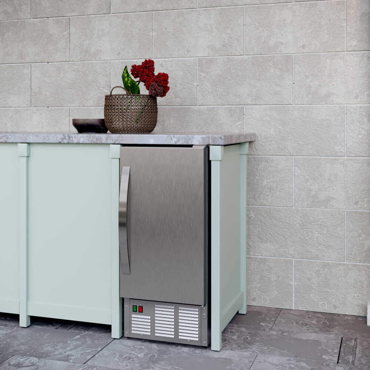 Edgestar 15-Inch Outdoor Undercounter Ice Maker W/ 50 LBS Daily Ice Production [OIM450SS]