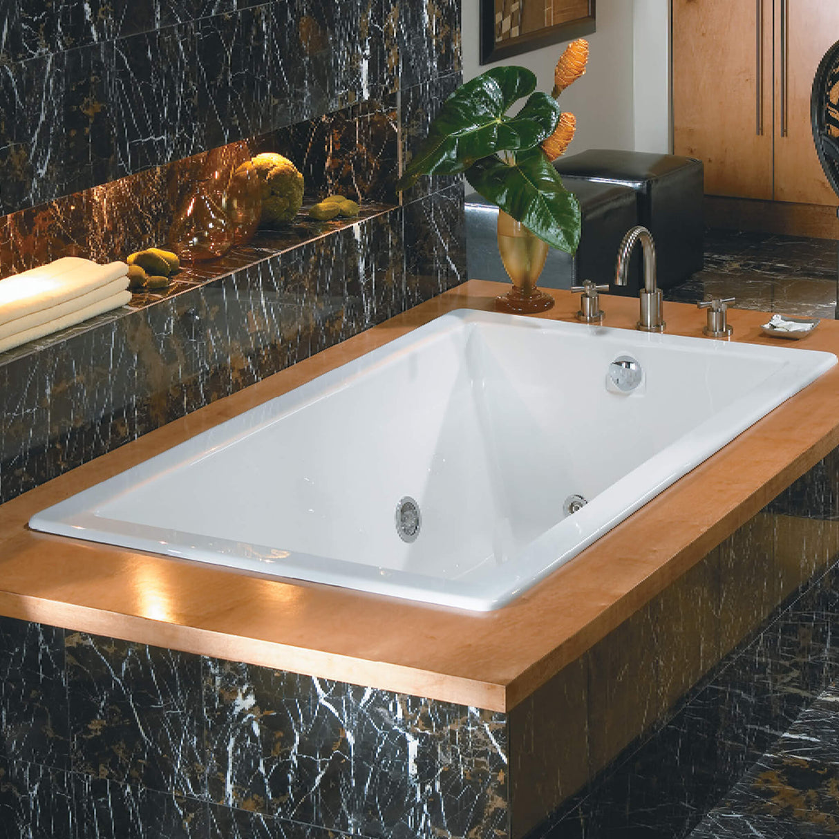 Jacuzzi Elara 72-Inch Rectangle Whirlpool Bathtub With Left Drain [JELA7236WLR2HX]