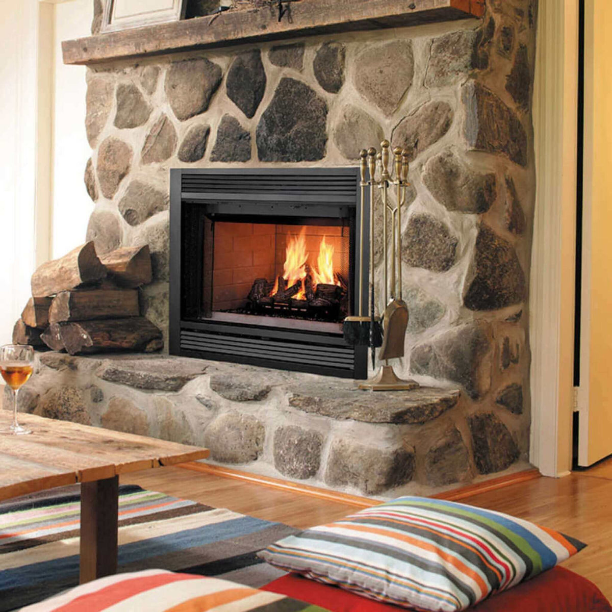 Majestic Sovereign 42-Inch Black Wood Burning Fireplace [SA42R/C]
