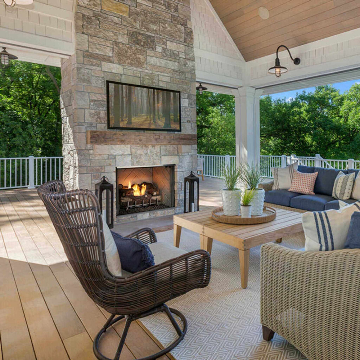 Majestic Vesper 42-Inch Traditional Concrete Refractory Outdoor Gas Fireplace [VOFB42-T]
