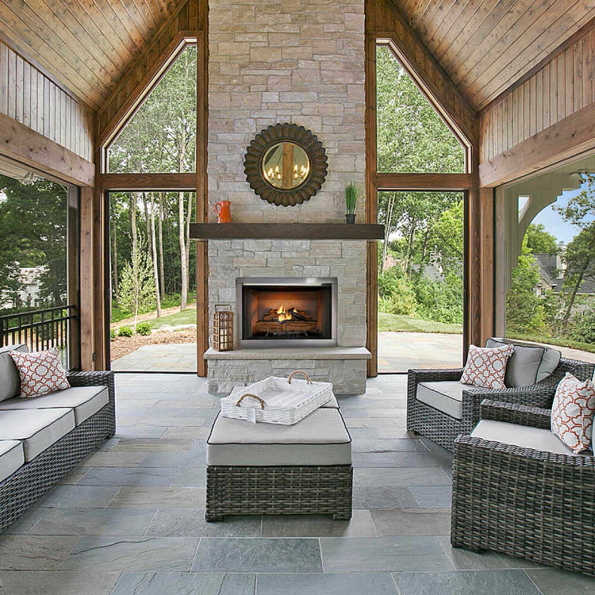 Majestic Vesper 42-Inch Traditional Concrete Refractory Outdoor Gas Fireplace [VOFB42-T]