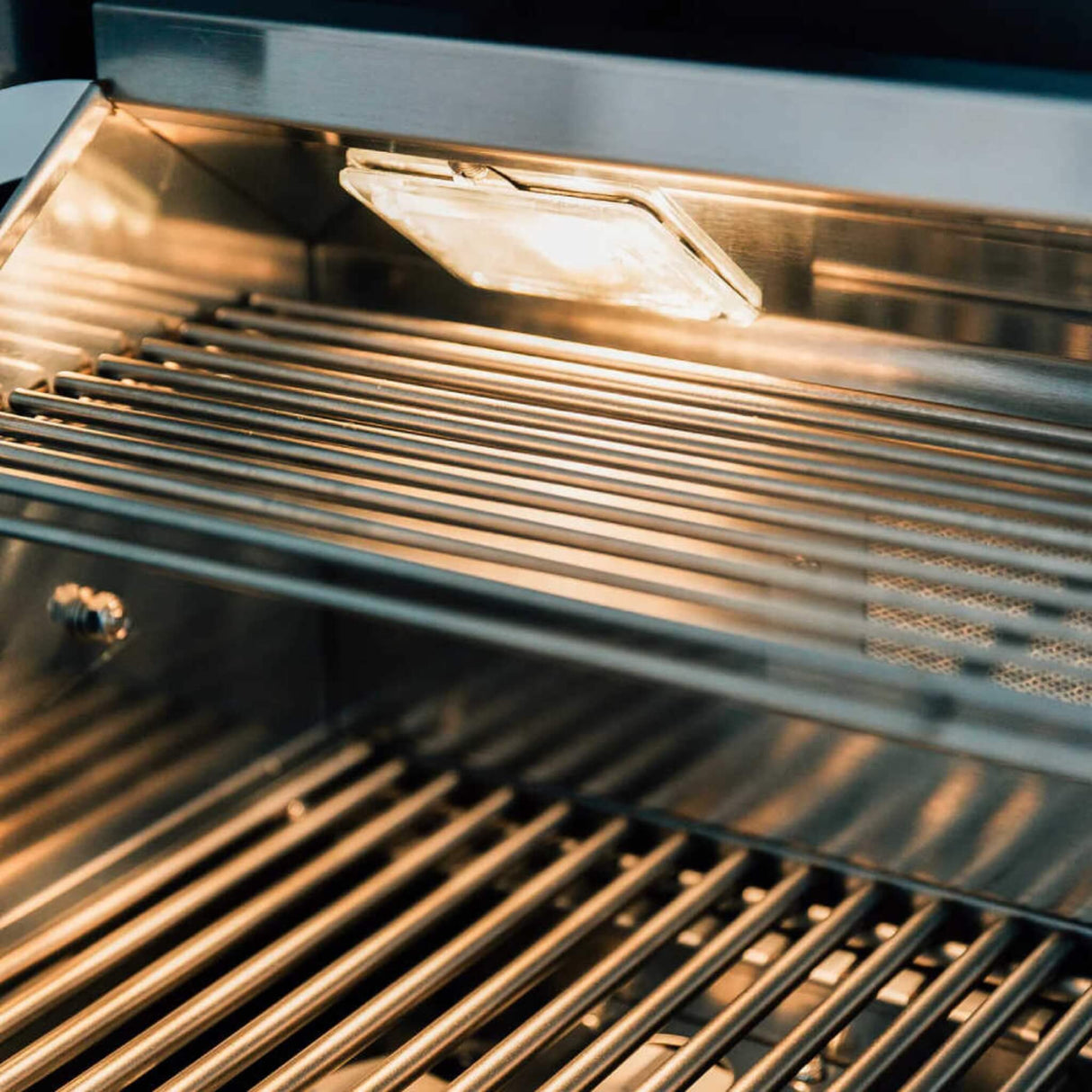Summerset Sizzler Pro Premium Outdoor Built-In Gas Grill [SIZPRO]