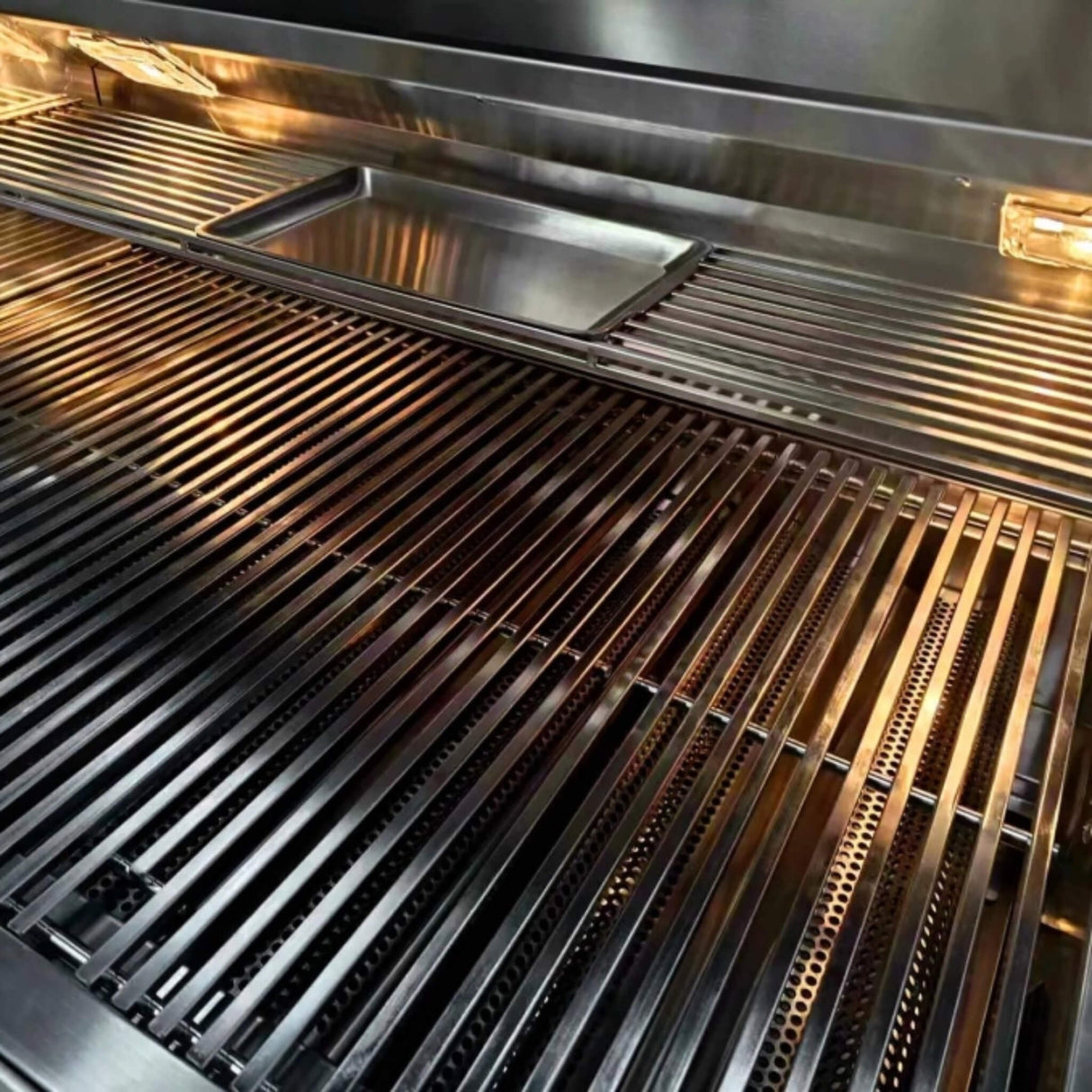 TrueFlame Built-In Stainless Steel Freestanding Gas Grills With Deluxe Cart [TF25/32/40]