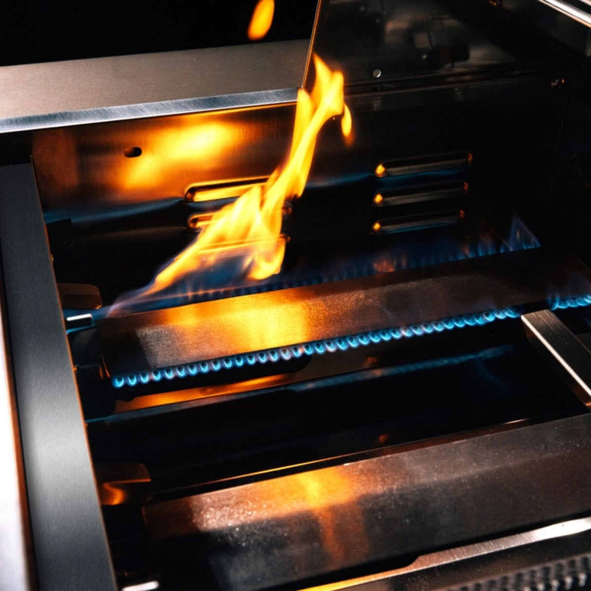 TrueFlame Luxury Built-In Gas Stainless Steel Grills [TF25/32/40]
